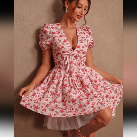 Women French Puff Sleeve Ditsy Floral Elegant Waist Flared Mini Dress - Picture 3 of 6